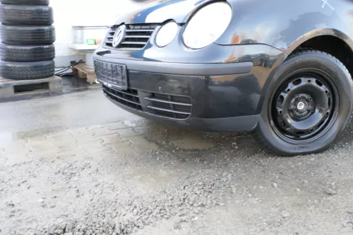 VW Polo 9N Stoßstange Frontstoßstange vorne schwarz L041 (167756)