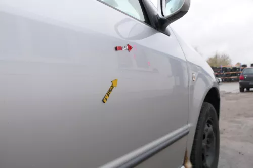 Skoda Fabia 6Y Kombi Limousine Tür vorne rechts Beifahrertür grau silber LF7T (167764)