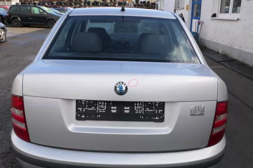 Skoda Fabia 6Y3 Schrägheck Heckklappe Kofferraumklappe hinten silber grau LF7T