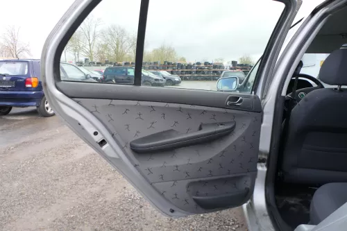 4 x Skoda Fabia 6Y Stufenheck Türverkleidung Verkleidung Tür vorn vorne links re (167772)