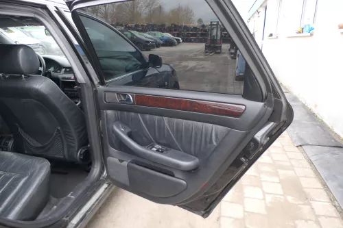 1x Audi A6 4B Türverkleidung Verkleidung Tür hinten rechts Leder onyx (167802)