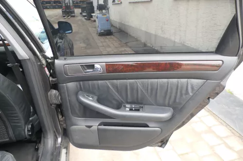 1x Audi A6 4B Türverkleidung Verkleidung Tür hinten rechts Leder onyx (167802)