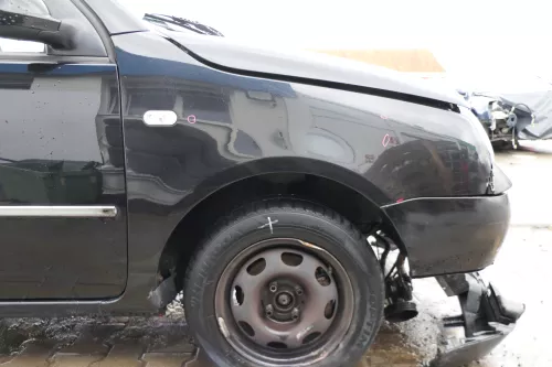 VW Lupo Kotflügel vorne rechts schwarz L041