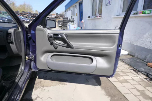 VW Polo 6N Türverkleidung Verkleidung Tür vorne rechts 2/3-Türer grau i (167858)