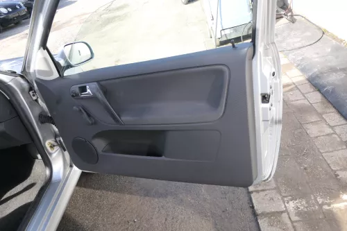 1x VW Polo 6N2 Türverkleidung Verkleidung Tür vorne rechts 2/3-Türer off-black (167876)