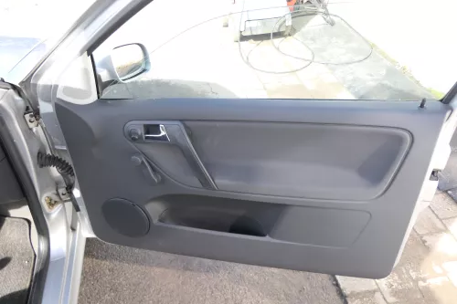 1x VW Polo 6N2 Türverkleidung Verkleidung Tür vorne rechts 2/3-Türer off-black (167876)