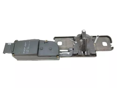 Audi Q7 4L A6 Heckschloß Schloß unten 4F9827383B Zuziehhilfe Schliessplatte