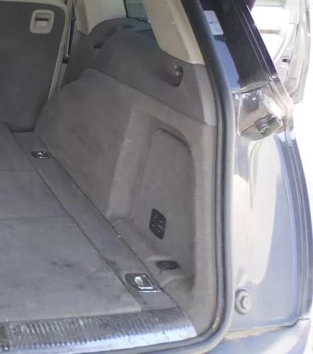 Audi Q7 4L Abdeckung Verkleidung Kofferraum hinten rechts Seite grau achatgrau