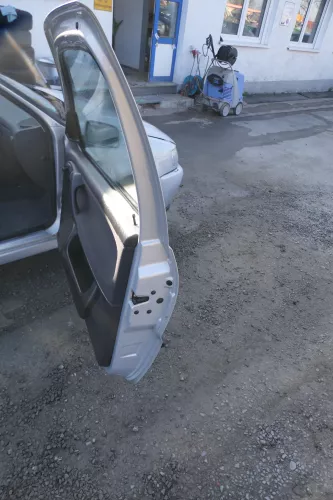 VW Polo 6N 6N2 Tür vorne rechts Beifahrertür 2/3-Türer silber LB7Z ohneAnbauteil (168276)