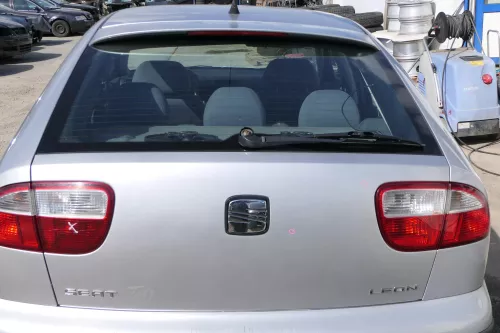 Seat Leon 1M Heckklappe Klappe hinten Kofferraumklappe grau silber LS7N Spoiler