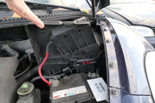 VW Beetle 9C Sicherungskasten Sicherungsdose Abdeckung Batterie Sicherung 5 (168453)