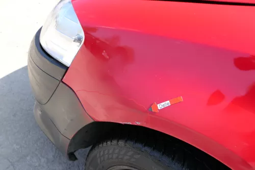 VW Fox Kotflügel vorne links rot LY3D - große Delle!!! (168518)