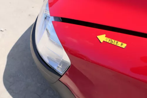 VW Fox Kotflügel vorne links rot LY3D - große Delle!!! (168518)