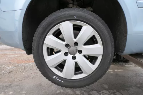 A6 4F TT Alufelgen Winterreifen Reifen Felgen 215/55 R16 97V 4F0601025AJ 4-6mm