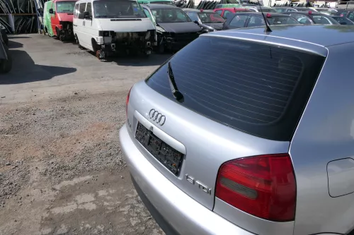Audi A3 8L bis cBj. ca1999 Heckklappe Kofferraumklappe Klappe hinten LY7M silber (168892)