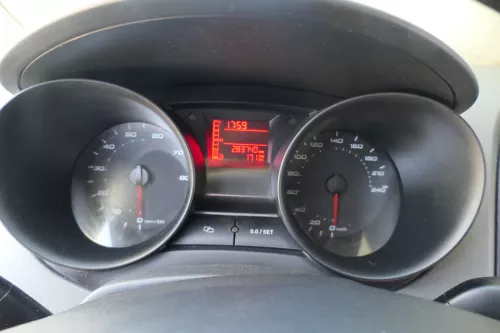 Seat Ibiza 6J Tacho Tachometer Kombiinstrument 283.000km 6J0920801 X 1,2 51kw