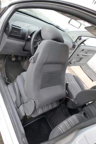 VW Fox Sitz Fahrersitz vorne links OHNEAirbag höhenverstellbar  v (168986)