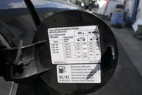 Skoda Fabia 6Y2 Limousine Tankdeckel Deckel Tank schwarz LF9R Schrägheck (169097)