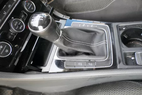 VW Golf 7 Schaltknauf Schaltsack Schaltung Schaltknüppel original 6-Gang Leder (169180)