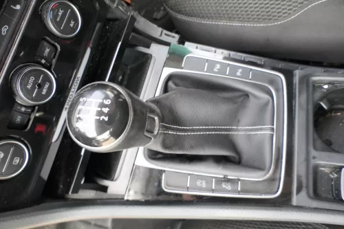 VW Golf 7 Schaltknauf Schaltsack Schaltung Schaltknüppel original 6-Gang Leder (169180)