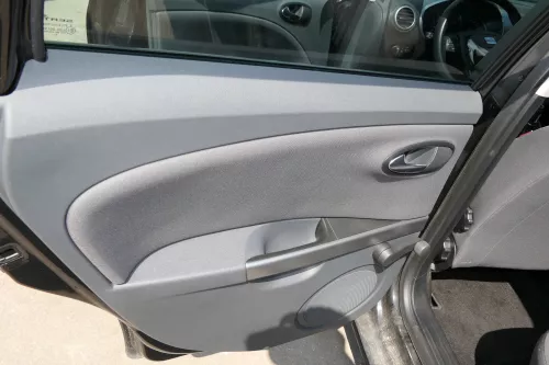 Seat Leon 1P Türverkleidung Verkleidung Tür hinten links Griff grau kometengrau (169226)