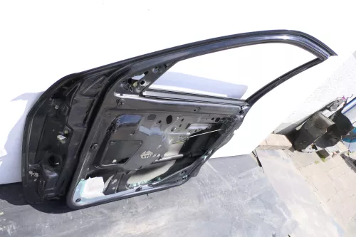 VW Polo Variant Kombi 6Kv oder Caddy 9Kv Tür vorne rechts schwarz LC9Z ohneAnbau (169271)