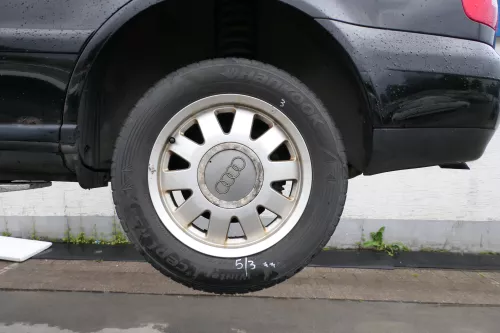 A6 4B Alufelgen Felgen 8D0601025M 6jx15H2 ET45 195/65 R15 Winterreifen 3-5mm (169714)