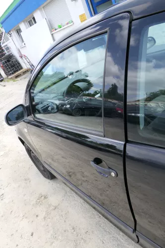 VW Fox 5Z Tür vorne links Fahrertür schwarz L041 (169928)