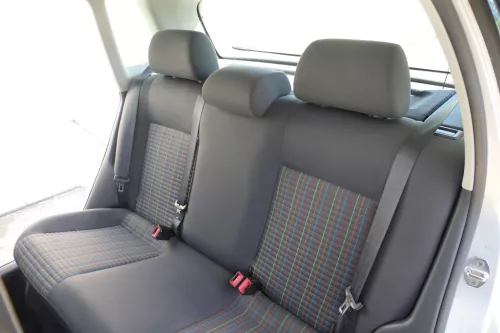 VW Polo 9N 9N3 Sitz Rückbank Sitzfläche Sitze 3 Punkt Gurt hinten mit Kopfstütze (169949)
