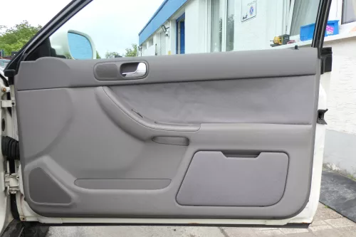 Audi A3 8L Türverkleidung Verkleidung Tür vorne rechts 2/3-Türer grau muschel