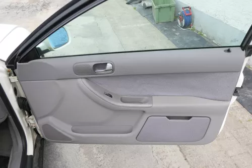 Audi A3 8L Türverkleidung Verkleidung Tür vorne rechts 2/3-Türer grau muschel (169980)