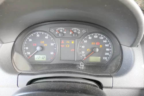 VW Polo 9N Tacho Tachometer Kombiinstrument 199.000km 6Q0920800P 1,2 47kw 40kw (170128)