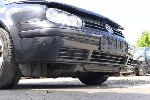 VW Golf 4 1J Stoßstange vorne Stoßfänger vorn schwarz LC9Z Frontstoßstange (170136)