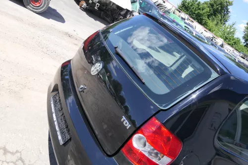 VW Fox 5Z Heckklappe Kofferraumklappe Klappe hinten + Scheibe schwarz L041 (170167)