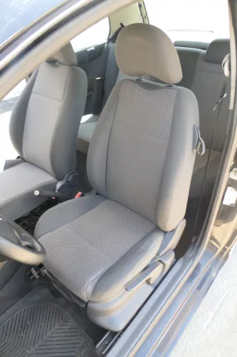 VW Fox Sitz Fahrersitz vorne links OHNEAirbag höhenverstellbar  v