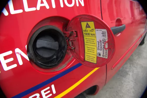 VW Sharan Alhambra Tankdeckel Deckel Tank Tankverschluß (bis ca.1999)  rot (170325)