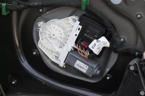 VW Golf 5 ektrischer Fensterheber Motor vorne rechts 1K0959702L 1K0959792c