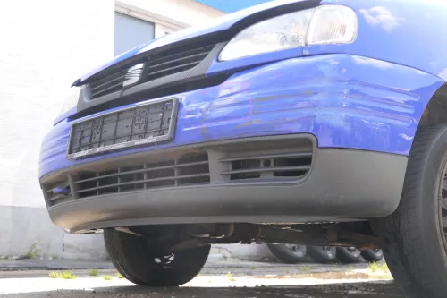 Seat Arosa 6H Stoßstange vorne vorn Frontsttoßstange blau LS5J (170562)