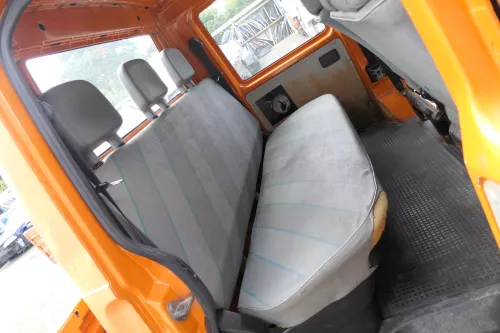 VW T4 Sitz hinten DOKA Sitze Rückbank Rücksitzbank mit Kopfstützen und Gestell (170602)