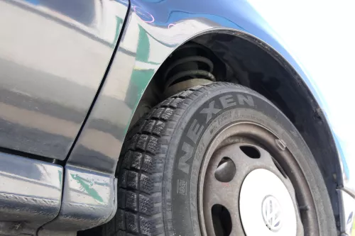 VW Polo 6N 6N1 Kotflügel vorne rechts schwarz LC9Z (170765)