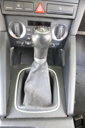 A3 8P Schaltknauf Schaltsack Schaltung Schaltknüppel 5-Gang Original schwarz Led (170812)