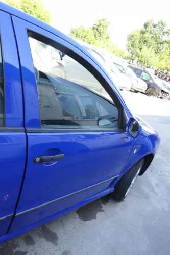 Skoda Fabia 6Y Kombi Limousine Tür vorne rechts Beifahrertür blau LF5K (170899)