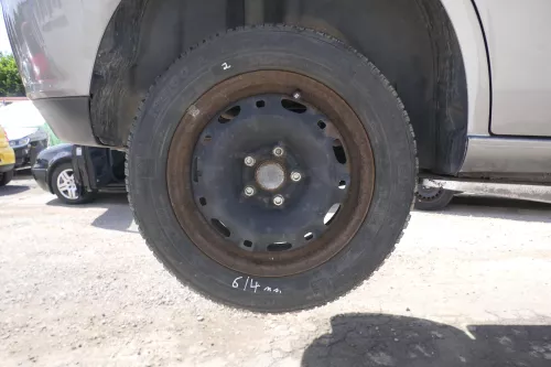 4x Polo 6R 9N Ibiza Felgen 185/60 R14 T Winterreifen M+S 6jx15 ET38 Reifen 4-6mm (170923)