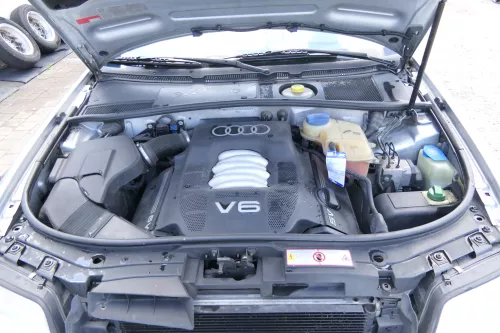 Dichtflansch vorn vorne Abdeckung Kurbelwelle A6 A4 Passat 3B 078103151C AQD ALF