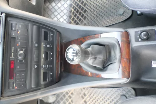 Audi A6 4B Schaltknauf Schaltsack Schaltknüppel original 5-Gang Leder schwarz (170946)