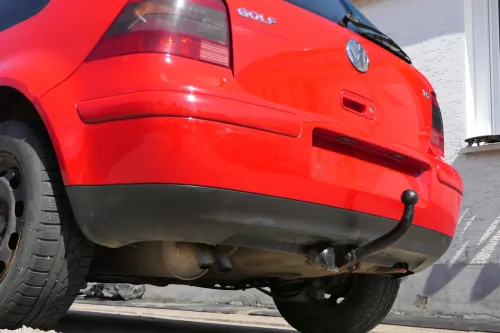 VW Golf 4 Limousine Stoßstange hinten Heckstoßstange Stoßfänger rot LP3G (171082)