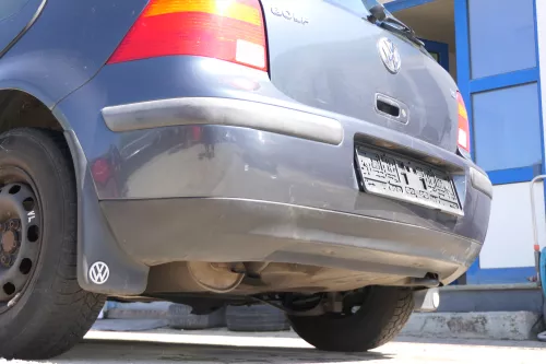 VW Golf 4 Limousine Stoßstange hinten Heckstoßstange Stoßfänger grau LC7V (171129)