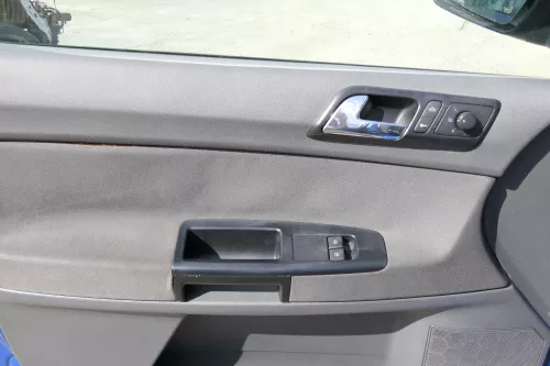 1x VW Polo 9N 9N3 Türverkleidung Verkleidung Tür vorne links  4/5-Türer dunkel (171209)