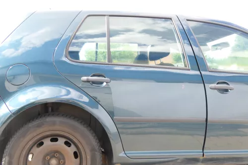 VW Golf 4 Limousine Tür hinten rechts grün LC6X (KEINkombi)