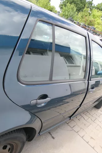 VW Golf 4 Limousine Tür hinten rechts grün LC6X (KEINkombi) (171222)